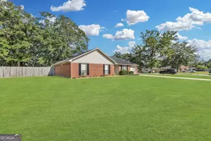 1398 Coalition Cir, Hinesville, GA 31313 - Photo 3
