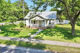614 S Tillman St, Glennville, GA 30427 - Photo 1