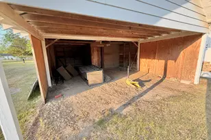 614 S Tillman St, Glennville, GA 30427 - Photo 19