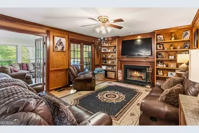 411 Sarah Lane, Lawrenceville, GA 30046 - Photo 9