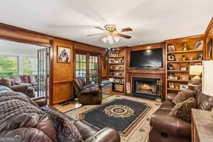 411 Sarah Ln, Lawrenceville, GA 30046 - Photo 9