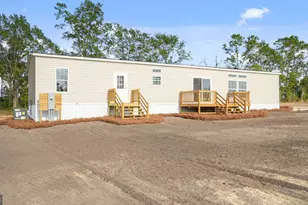 819 Hires, Jesup, GA 31545 - Photo 5