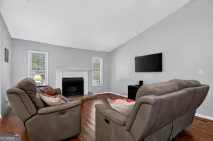 300 Cumberland Dr, Lagrange, GA 30240 - Photo 7