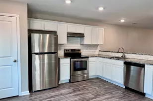 306 Ashigan St, Union City, GA 30291 - Photo 5