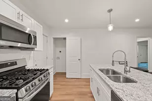 636 Francis Pl NW, Atlanta, GA 30318 - Photo 17