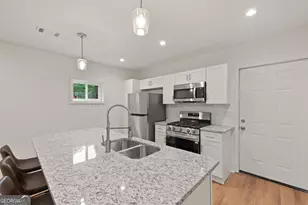 636 Francis Pl NW, Atlanta, GA 30318 - Photo 15