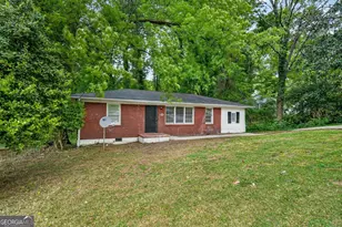 2416 Meadow Park Dr SW, Atlanta, GA 30315 - Photo 3