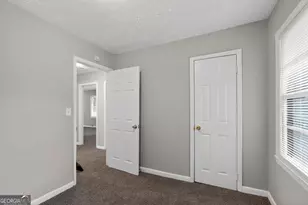 2416 Meadow Park Dr SW, Atlanta, GA 30315 - Photo 9