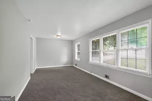2416 Meadow Park Dr SW, Atlanta, GA 30315 - Photo 5