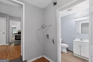 2416 Meadow Park Dr SW, Atlanta, GA 30315 - Photo 15
