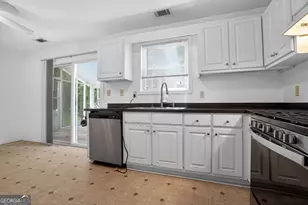5423 Forest Pl, Stone Mountain, GA 30088 - Photo 11