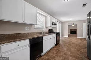 6343 Laurel Green Dr, Lithonia, GA 30058 - Photo 15