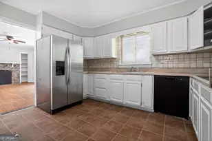 4150 Indian Lake Circle, Stone Mountain, GA 30083 - Photo 13