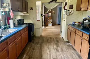 686 Victory Cir, Lyons, GA 30436 - Photo 3
