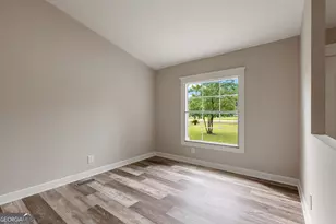 160 Sarah Dr, Brunswick, GA 31525 - Photo 13