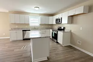 210 Charlotte Cir, Statham, GA 30666 - Photo 3