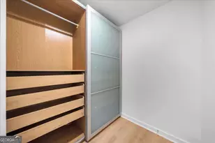 250 Pharr Rd NE, Atlanta, GA 30305 - Photo 25