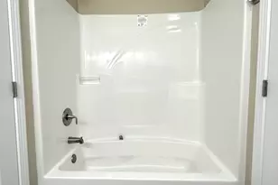 190 Charlotte Cir, Statham, GA 30666 - Photo 9