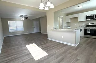 190 Charlotte Cir, Statham, GA 30666 - Photo 3