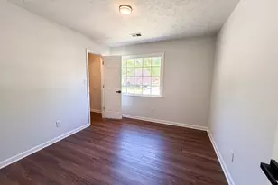 1033 Chestnut Hill Cir SW, Marietta, GA 30064 - Photo 9