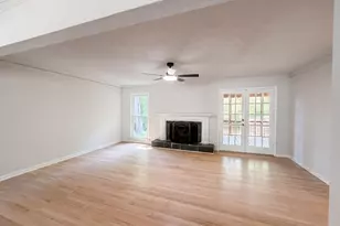 1033 Chestnut Hill Cir SW, Marietta, GA 30064 - Photo 3