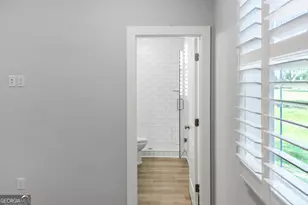 905 Wayne St, Darien, GA 31305 - Photo 11