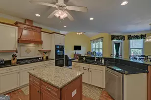 227 Capri Dr, Hartwell, GA 30643 - Photo 9