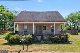 56 North St, Newnan, GA 30263 - Photo 1