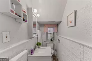 211 W 34th St, Savannah, GA 31401 - Photo 15