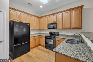 31 Thomaston St, Newnan, GA 30263 - Photo 17