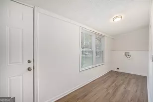 1113 Lake View Dr, Jonesboro, GA 30236 - Photo 9