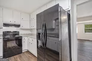 1113 Lake View Dr, Jonesboro, GA 30236 - Photo 7