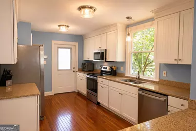 109 W 31st Street, Savannah, GA 31401 - Photo 9