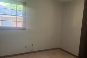611 Woods Dr NW, Atlanta, GA 30318 - Photo 9