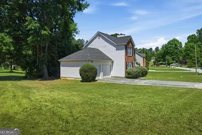 1459 Bridgewater Branch, Stone Mountain, GA 30088 - Photo 3