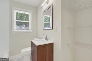 2222 Hanson St, Savannah, GA 31404 - Photo 13