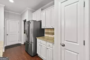 7306 Lowery Oak Dr, Roswell, GA 30075 - Photo 9
