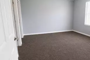 6301 Fairington Ridge Cir, Lithonia, GA 30038 - Photo 11
