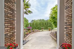 374 Persimmon Dr, Sharpsburg, GA 30277 - Photo 5
