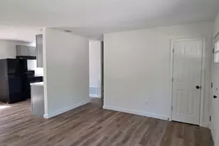 309 E 3rd St, Springfield, GA 31329 - Photo 3