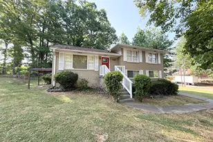 3040 Barksdale Cir, East Point, GA 30344 - Photo 3