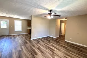 286 Courtyard Cir, Winder, GA 30680 - Photo 3