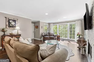 1202 Gettysburg Pl, Sandy Springs, GA 30350 - Photo 7