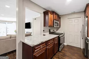 1202 Gettysburg Pl, Sandy Springs, GA 30350 - Photo 13