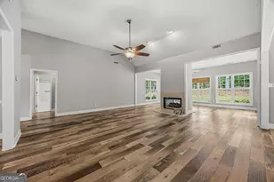 45 Hillsborough Ct, Sharpsburg, GA 30277 - Photo 7