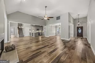 45 Hillsborough Ct, Sharpsburg, GA 30277 - Photo 9