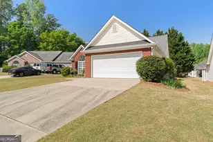 295 Cloverwood Dr, Fayetteville, GA 30215 - Photo 3