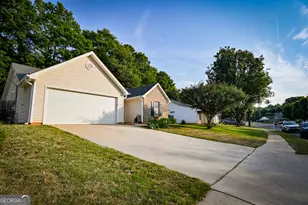 481 Sarah's Ln, Locust Grove, GA 30248 - Photo 3