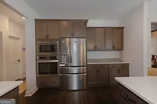 156 Lk Pt Dr, Williamson, GA 30292 - Photo 7