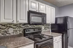 8424 Carlington Ln, Jonesboro, GA 30236 - Photo 9